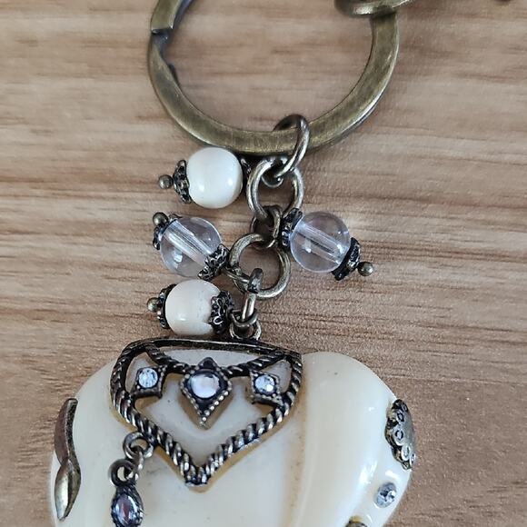 Elegant Elephant Rhinestone Keychain with Cream Beads Purse Beltloop Jewelry - Picture 5 of 6